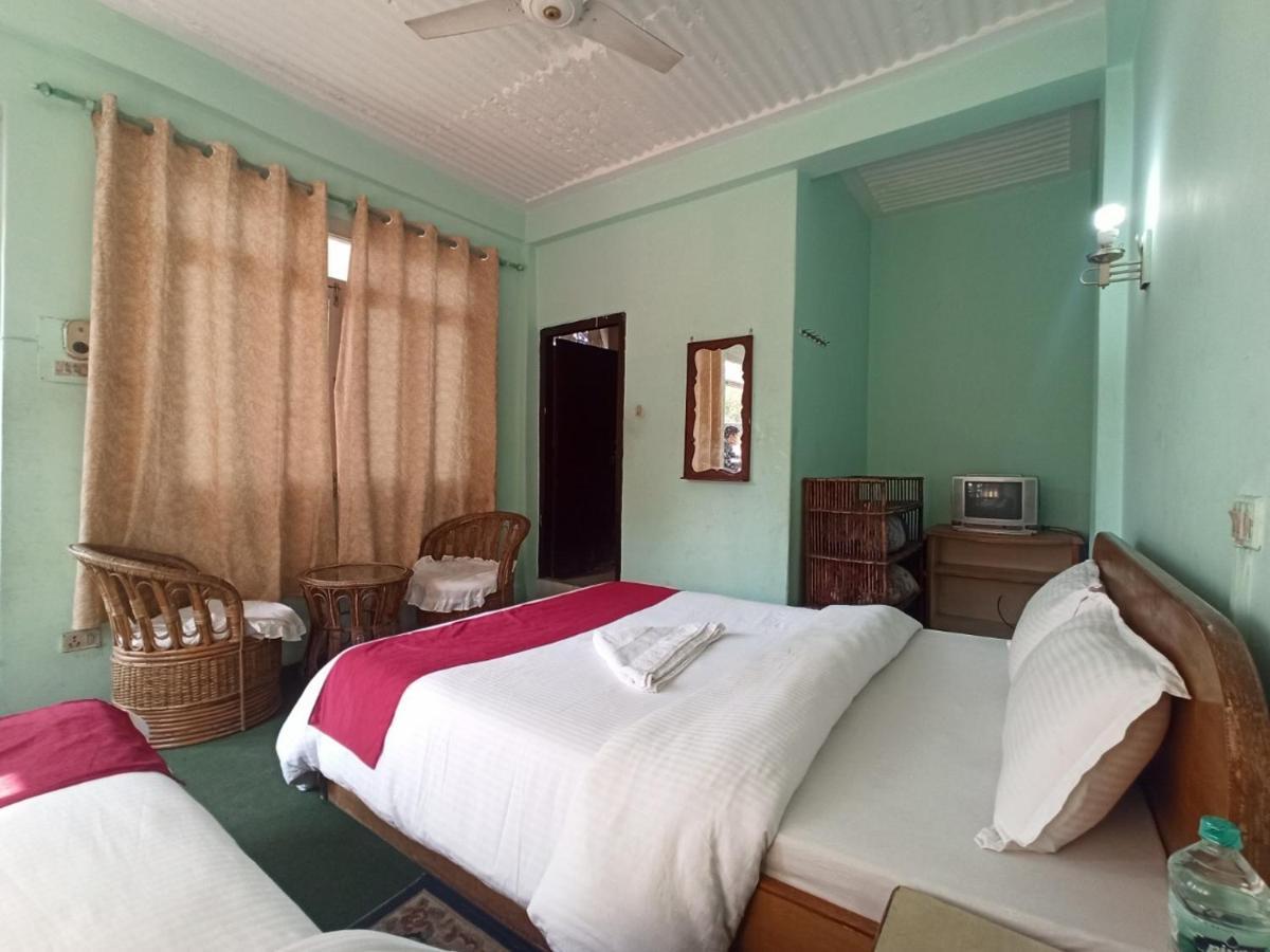 Pushpa Guest House Покхара Экстерьер фото