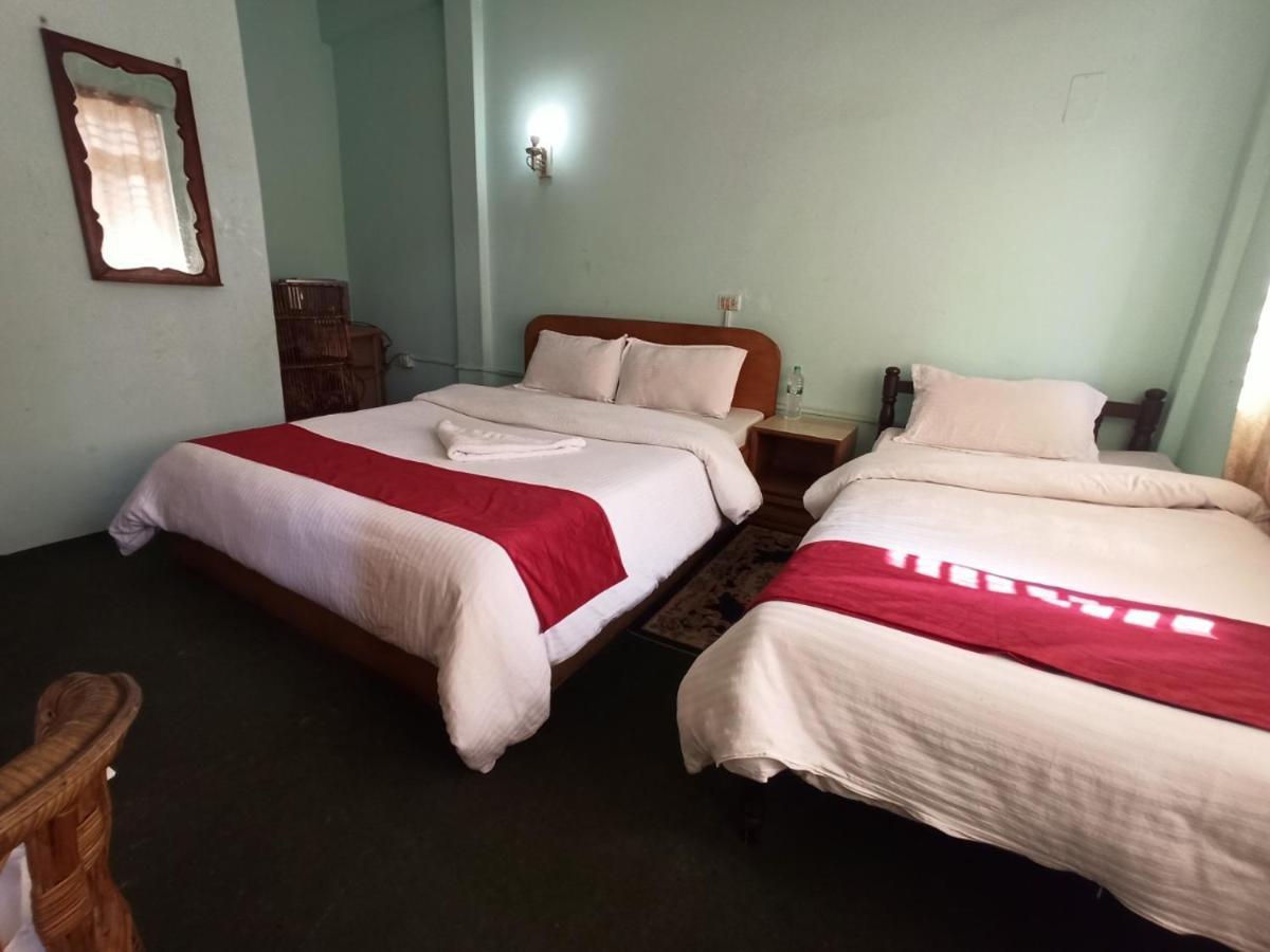 Pushpa Guest House Покхара Экстерьер фото