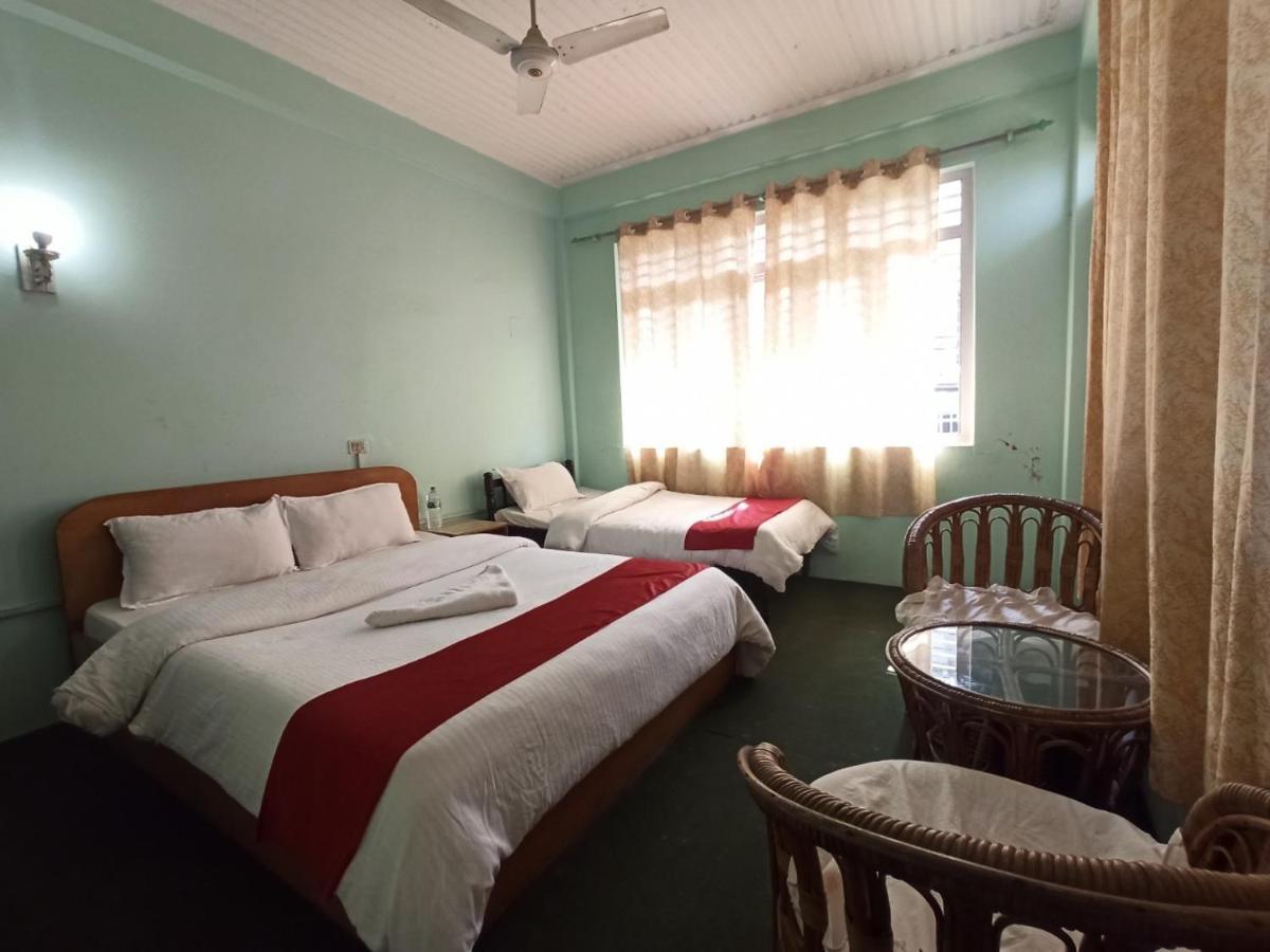 Pushpa Guest House Покхара Экстерьер фото