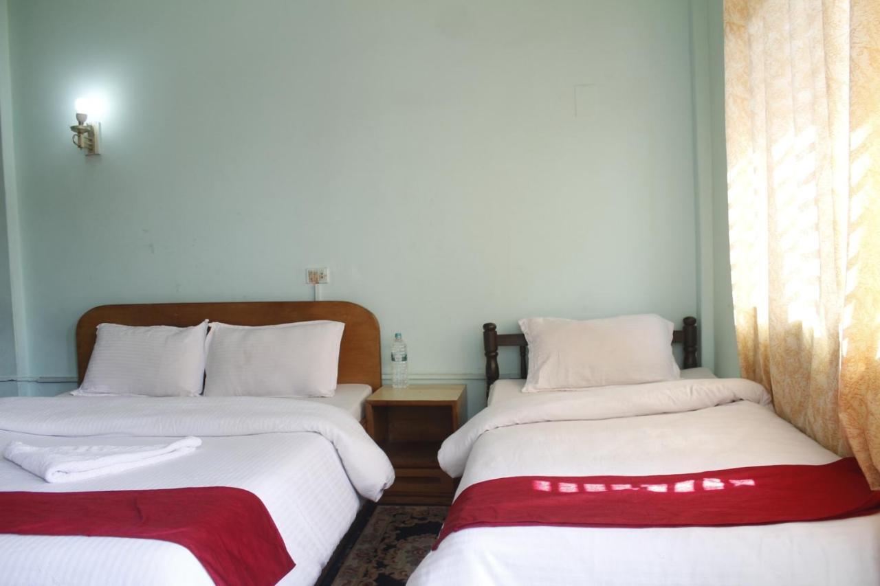Pushpa Guest House Покхара Экстерьер фото